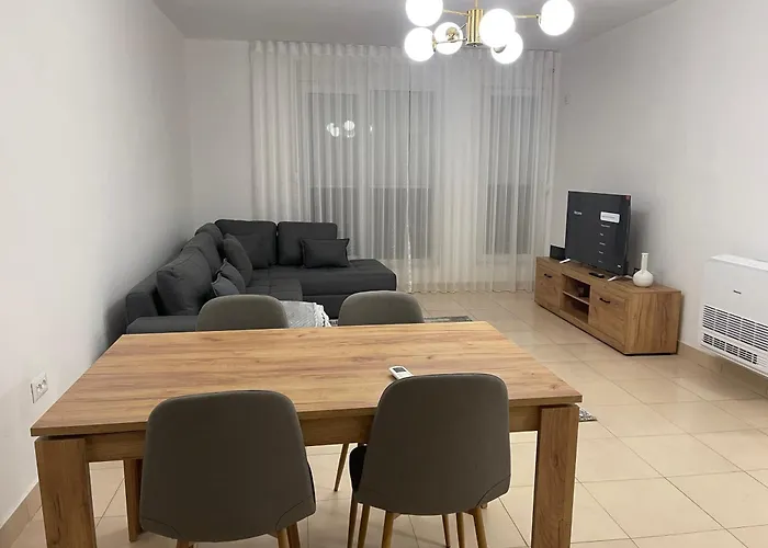 The 5 Maji Escape * Tirana